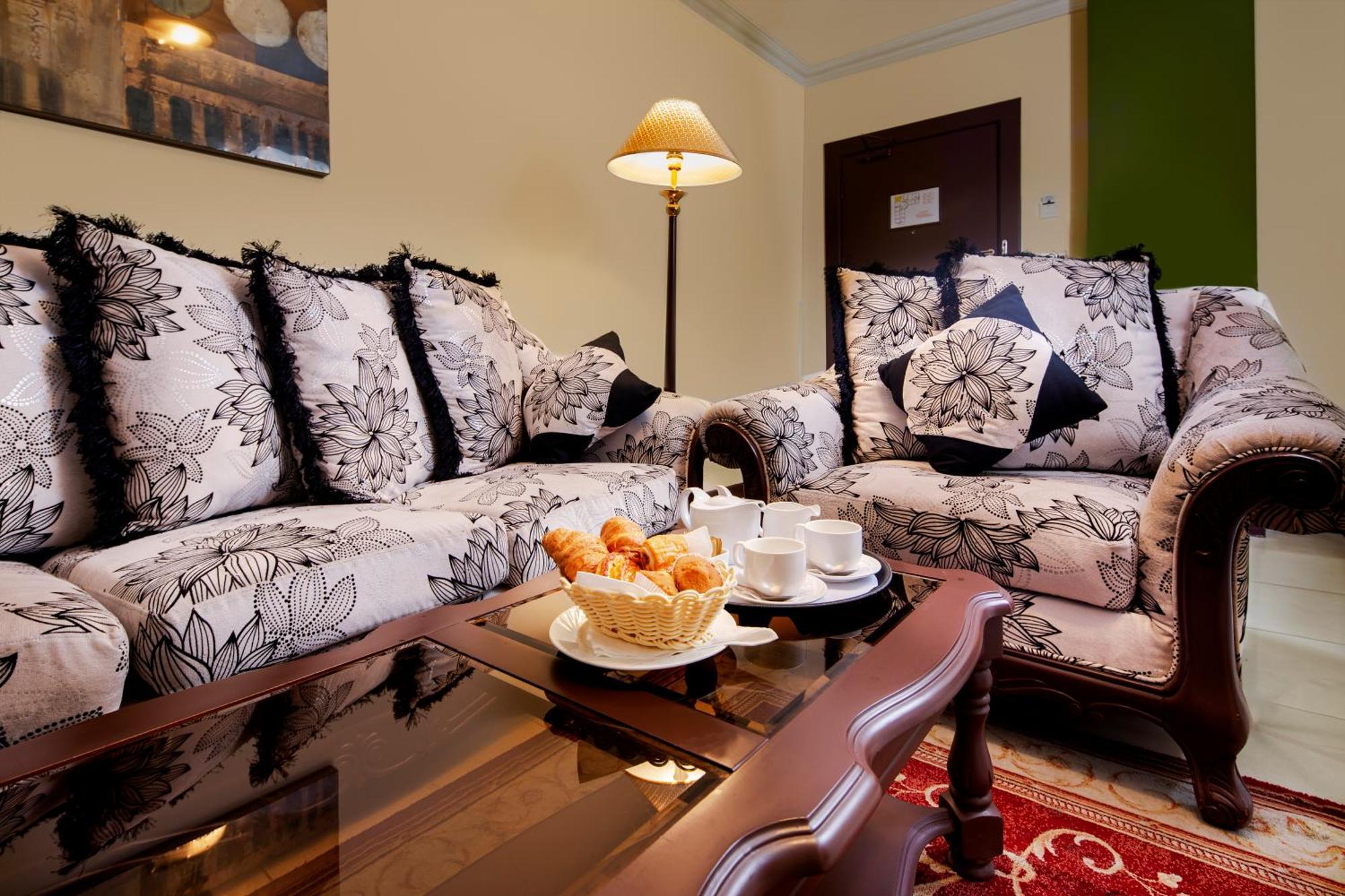 Hotel Pars International