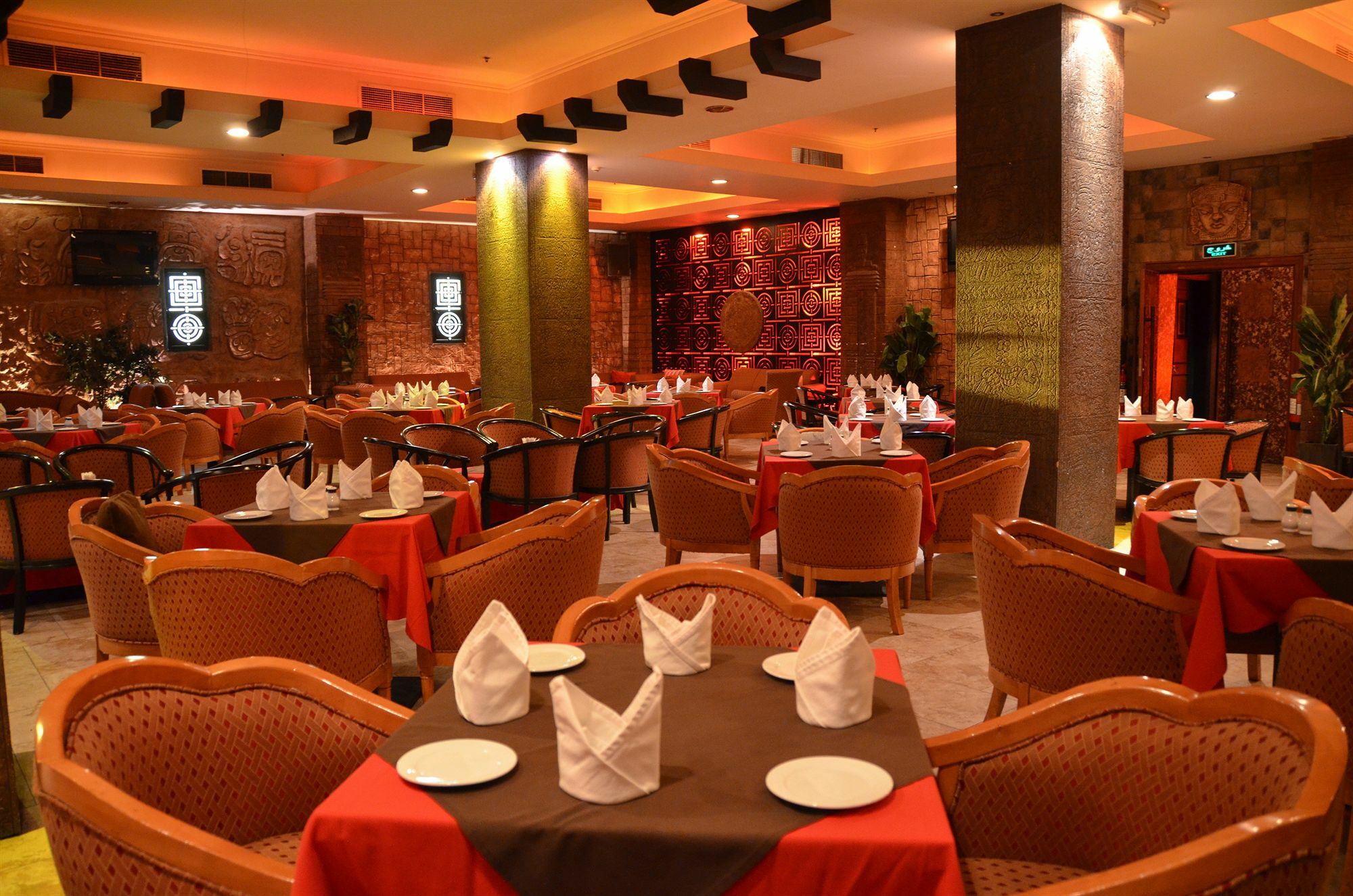 Hotel Pars International 4*