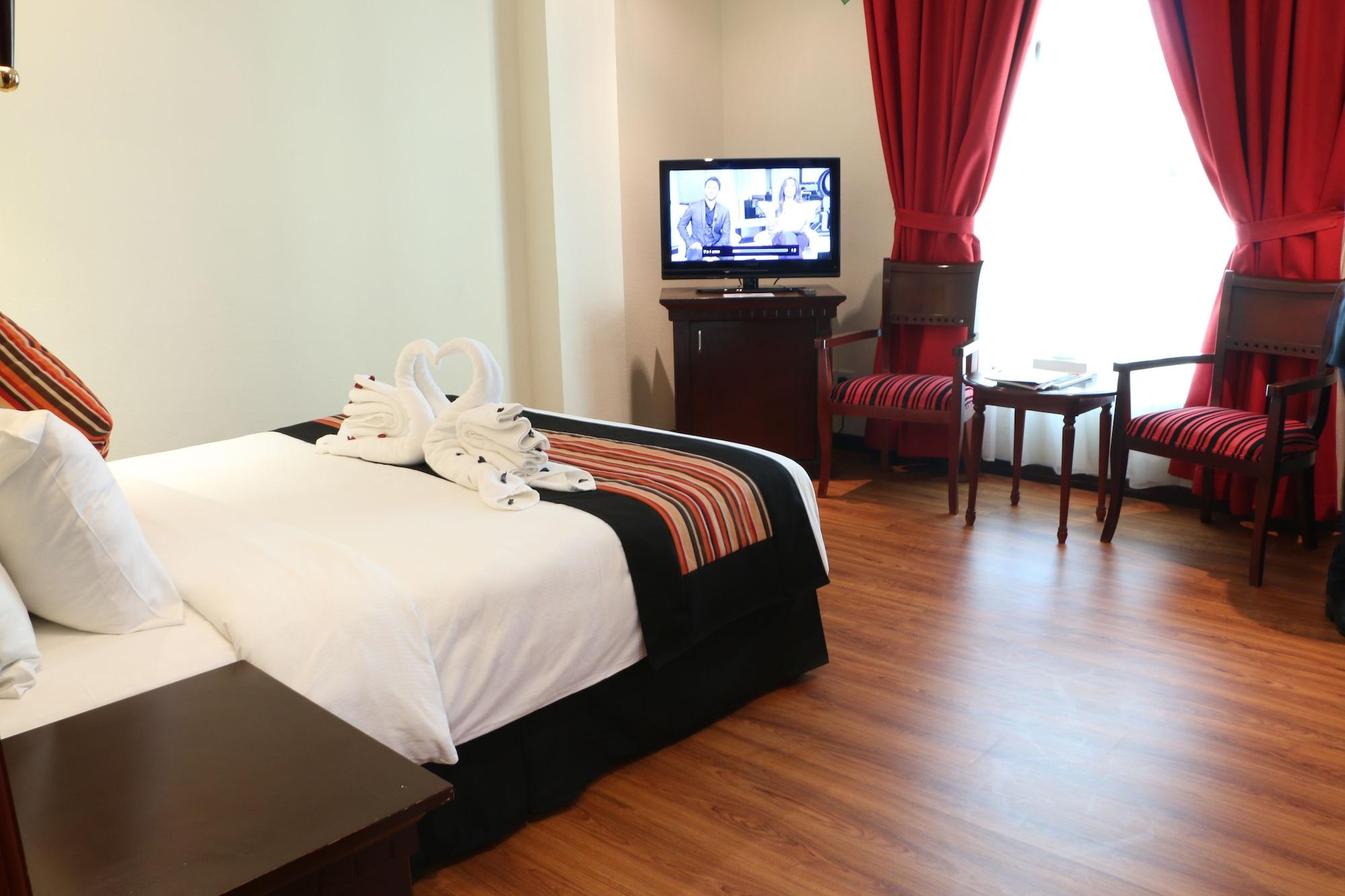 Hotel Pars International 4*