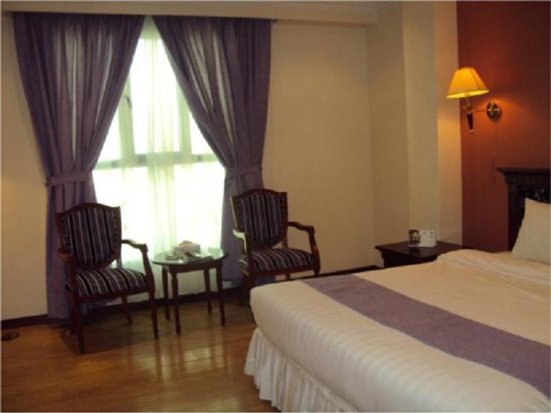 Hotel Pars International