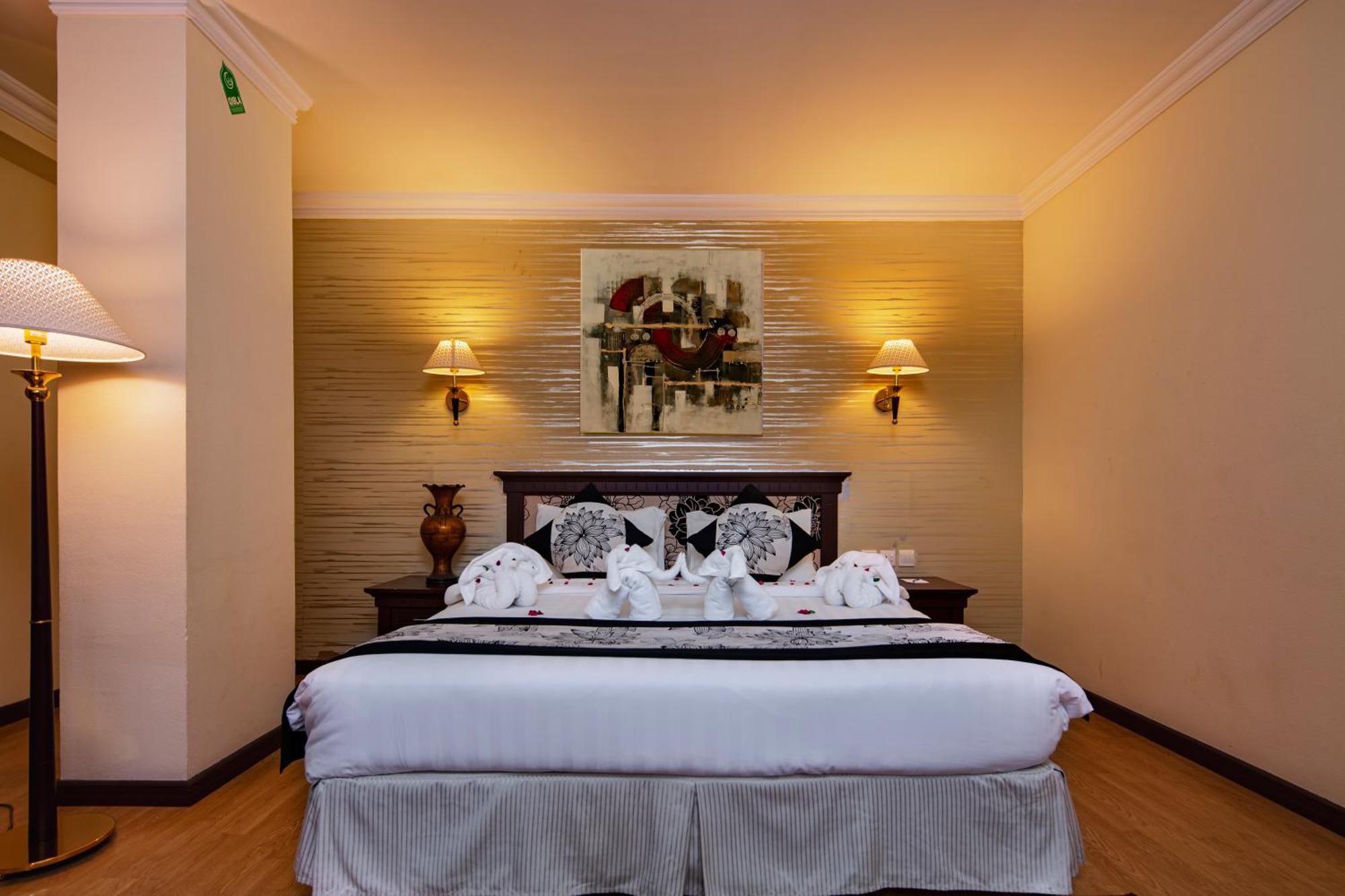 Pars International 4*