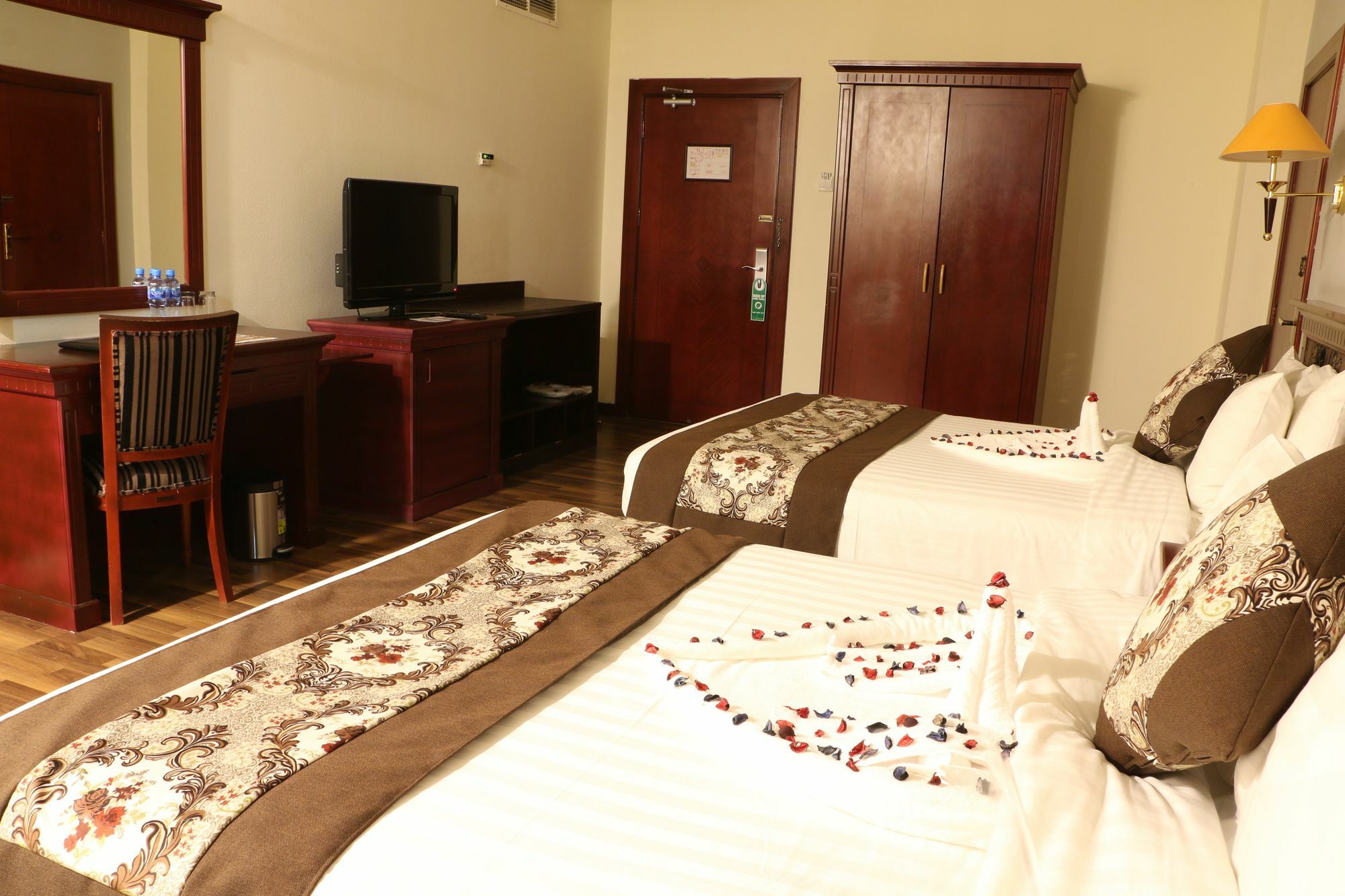 Hotel Pars International